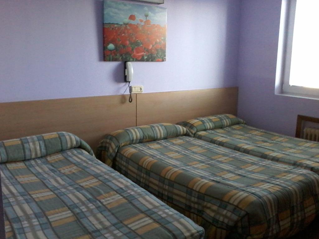 Hotel Buenos Aires Villafria Ngoại thất bức ảnh