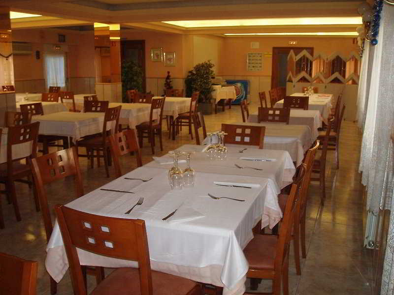 Hotel Buenos Aires Villafria Ngoại thất bức ảnh